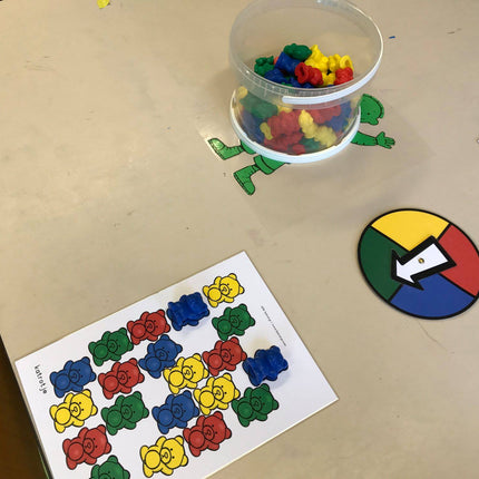 spelen met de sorteer beertjes