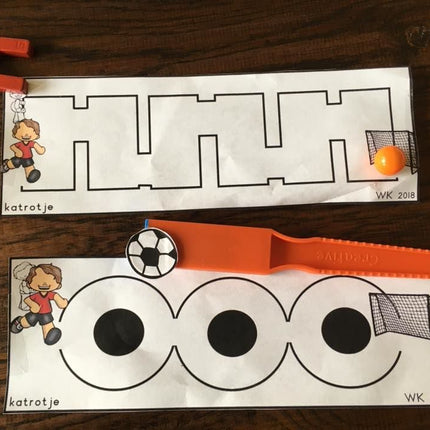 spelen met magneten + voetbal magneetkaarten extra