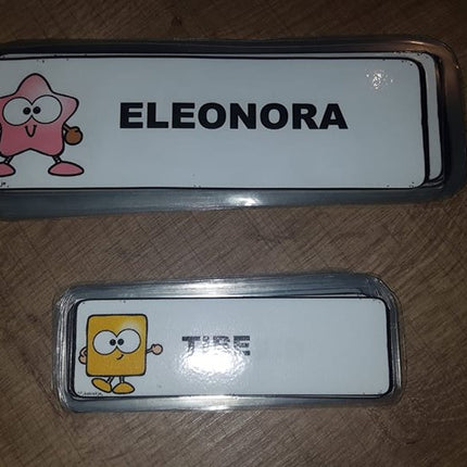 symboolkaarten en naamkaarten met kleurige vormen en spelideeën