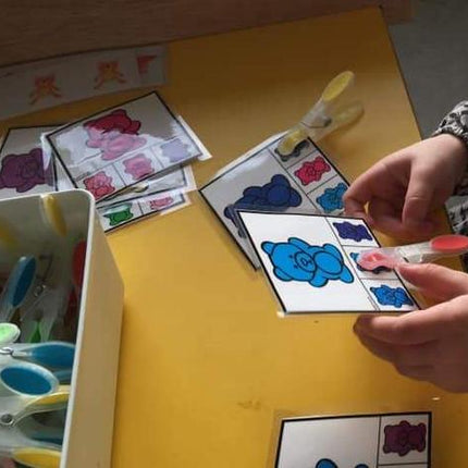 spelen met de sorteer beertjes