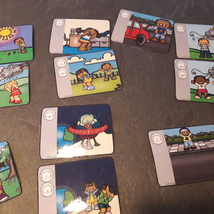 vrolijke vrienden met vele gevoelens